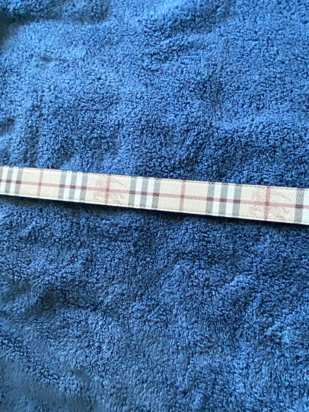 Reversable Burberry belt with gold “B” buckle. 115cm - Picture 3 of 8